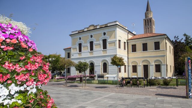 BIBLIOTECA 02-min